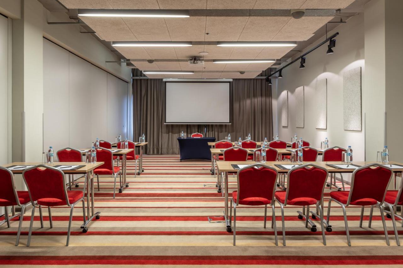 Ramada Encore Kiev Buitenkant foto