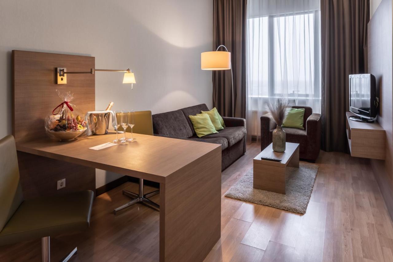 Ramada Encore Kiev Buitenkant foto