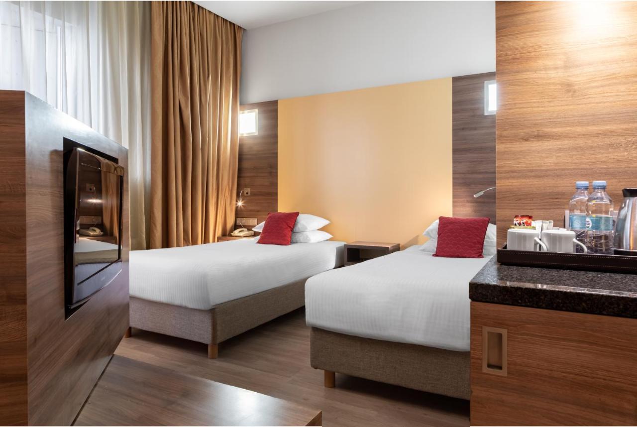 Ramada Encore Kiev Buitenkant foto