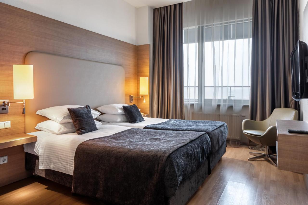 Ramada Encore Kiev Buitenkant foto