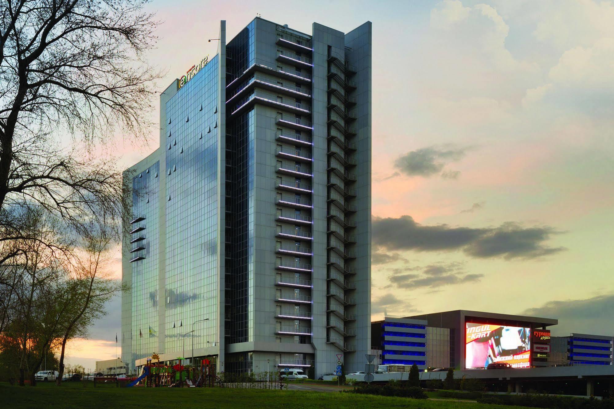 Ramada Encore Kiev Buitenkant foto